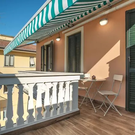 Apartment La Terrazza Su *